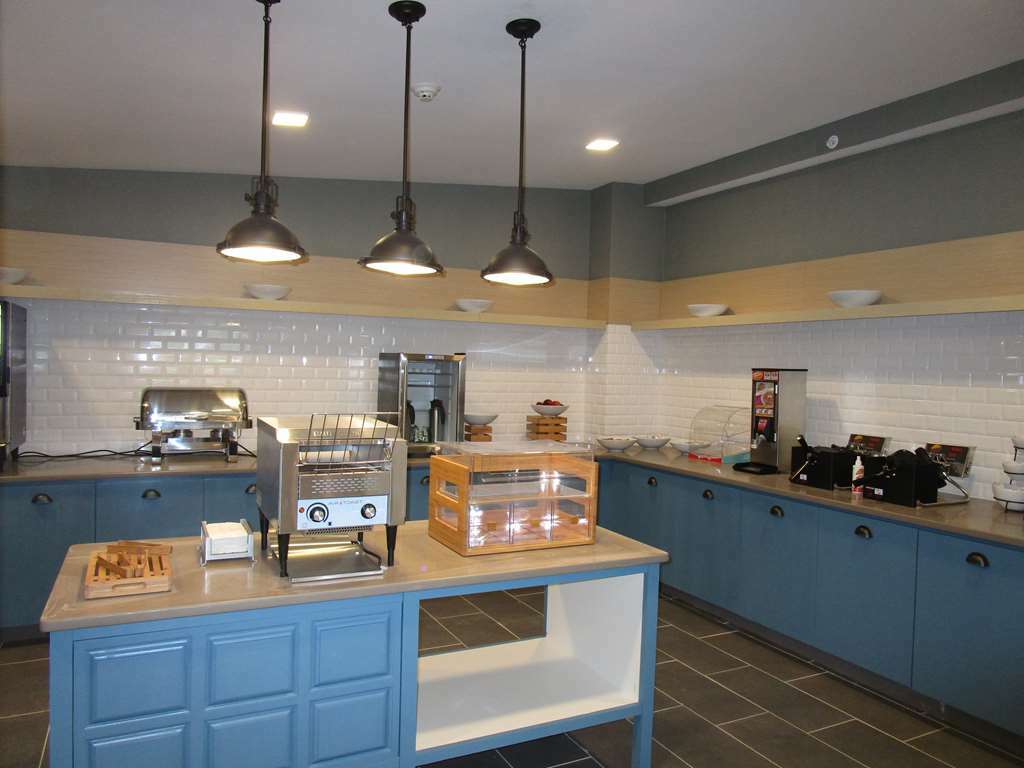 Comfort Inn & Suites Liverpool - Syracuse North Restaurant photo